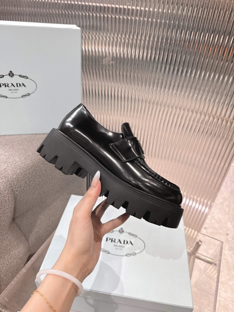 Pra*a flat shoes